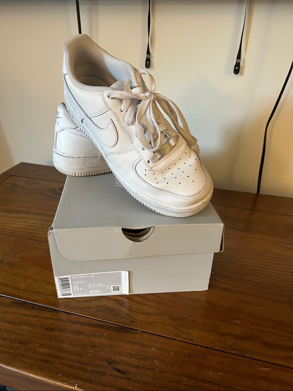 Nike Kids White Leather Low-Top Sneakers with Swoosh